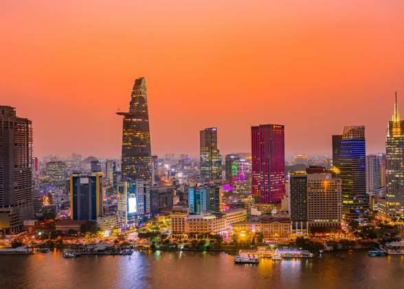 23 - Day 18 - Sai Gon - Toan Canh Skyline Ve Dem